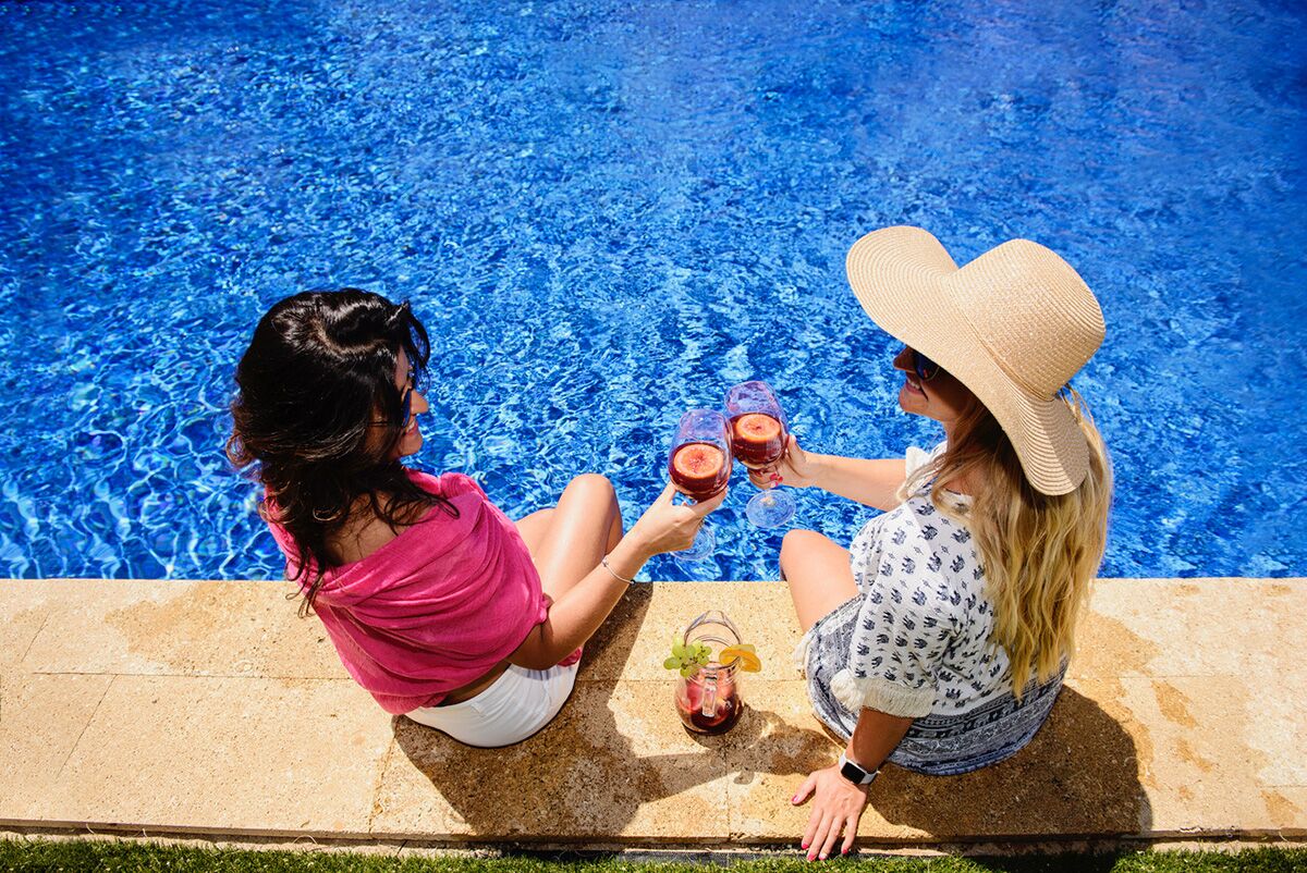 Drinks by the pool