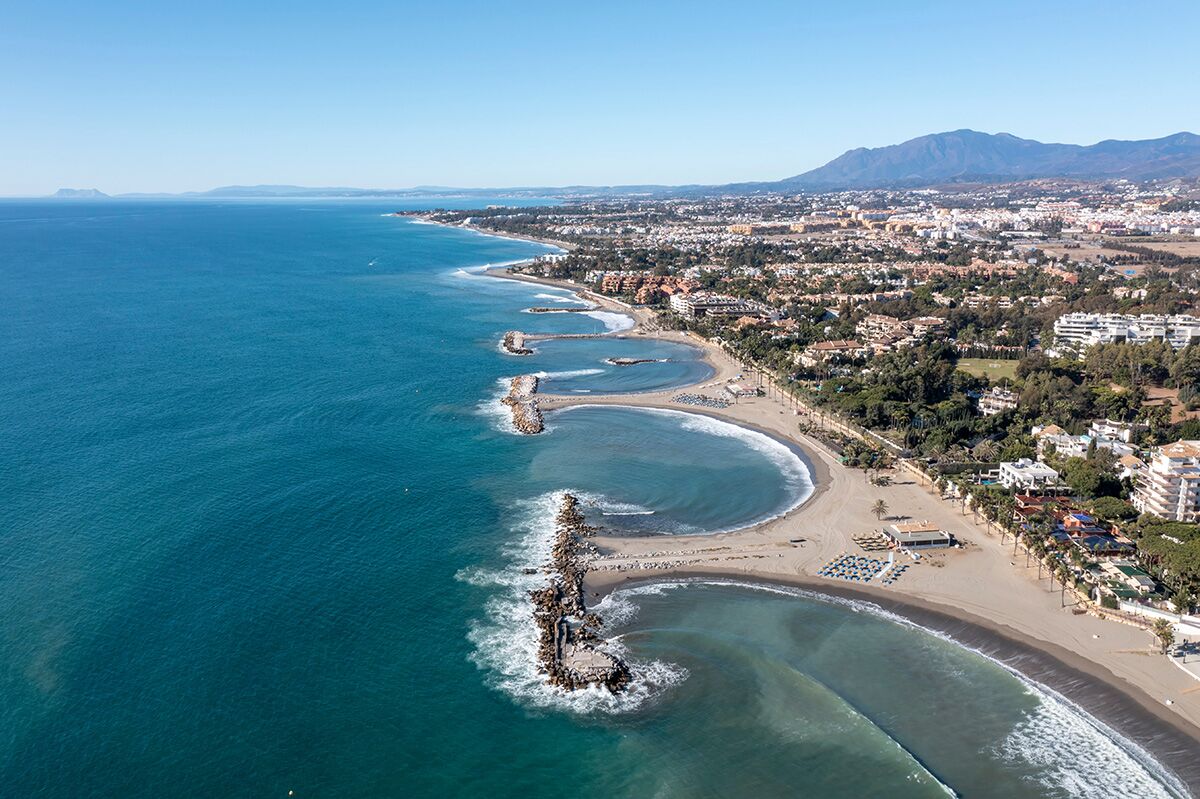 1-spanish-residency-options-for-2025-and-beyond The coastline taken from Puerto Banús, looking west