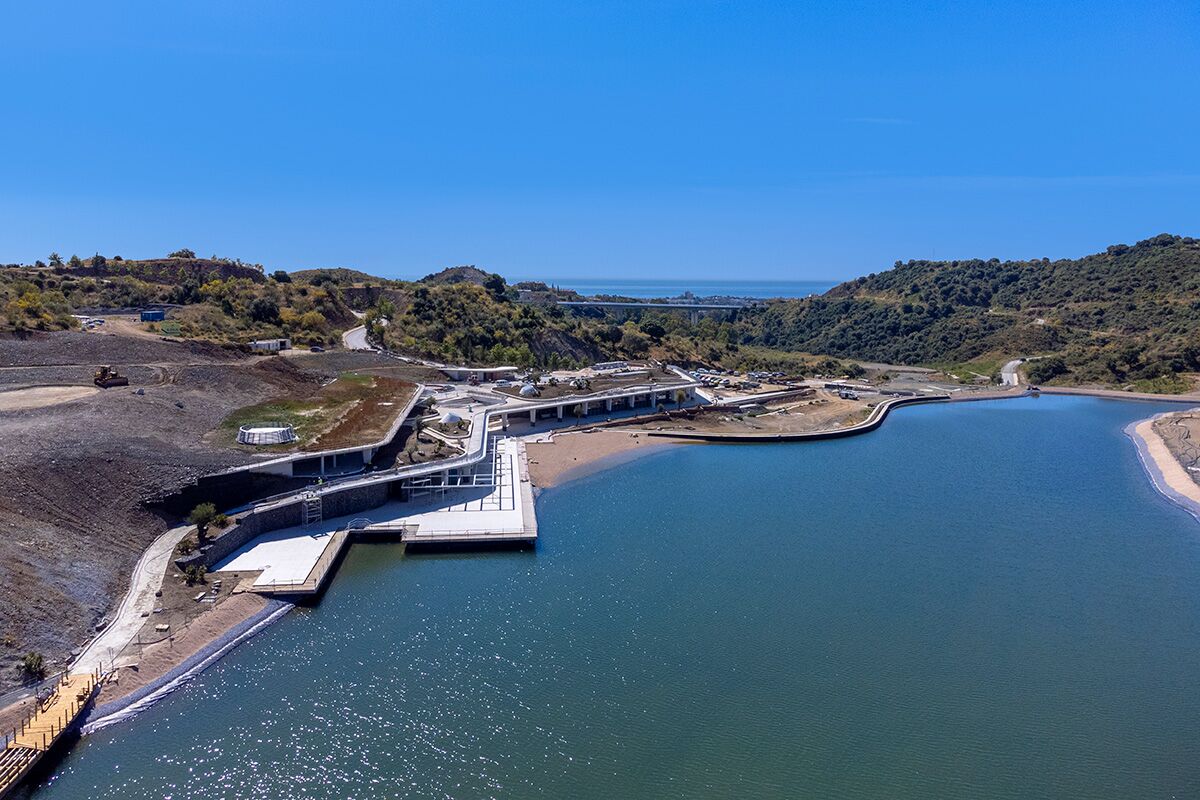 1-real-de-la-quinta-works-progress Works on the lake and leisure facilities are well advanced at El Real de la Quinta