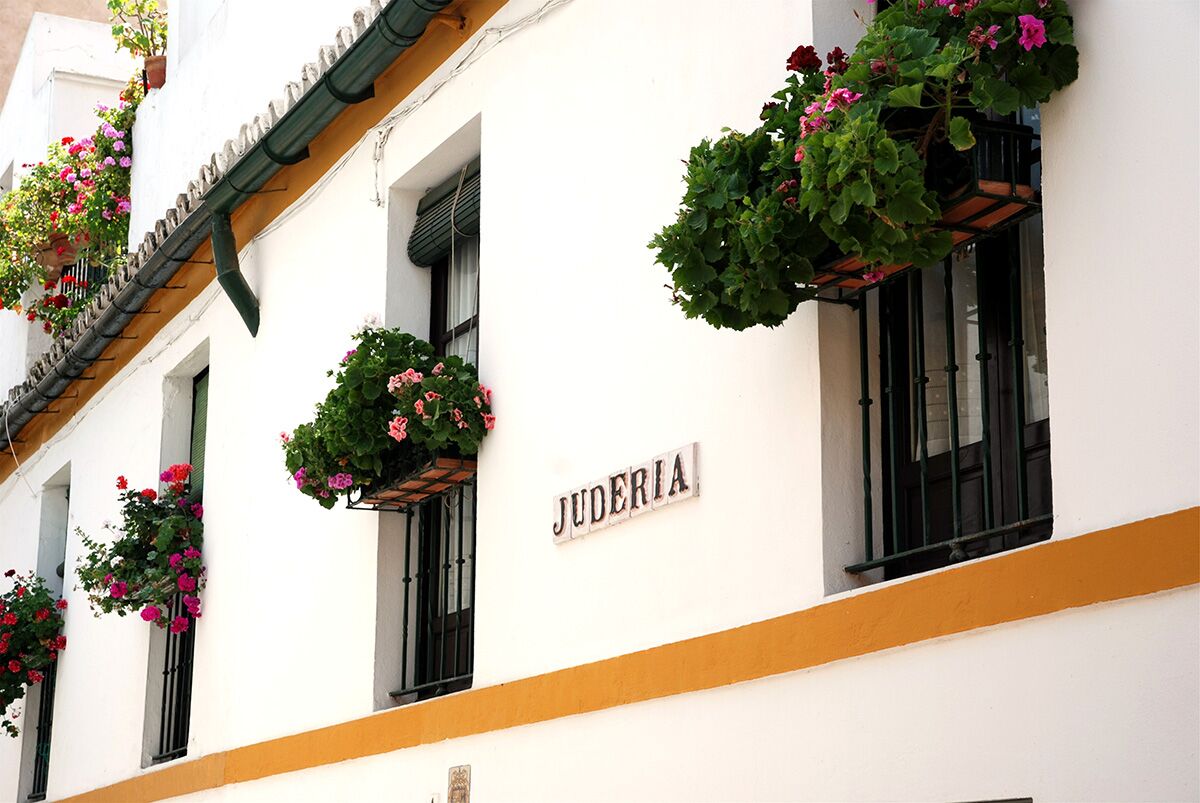 sephardic-andalucia-2 sign for Juderia in Cordoba