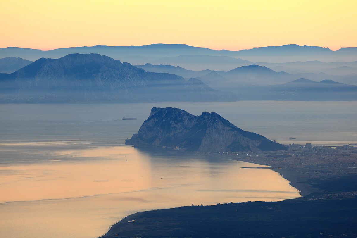 Marbella's horizon: what you see beyond the sea